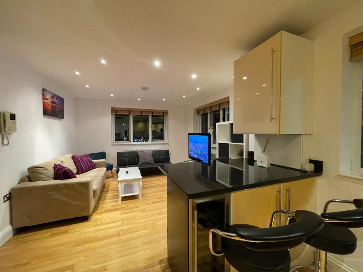Beautiful & Luxurious Apartment In Richmond Richmond  Bagian luar foto